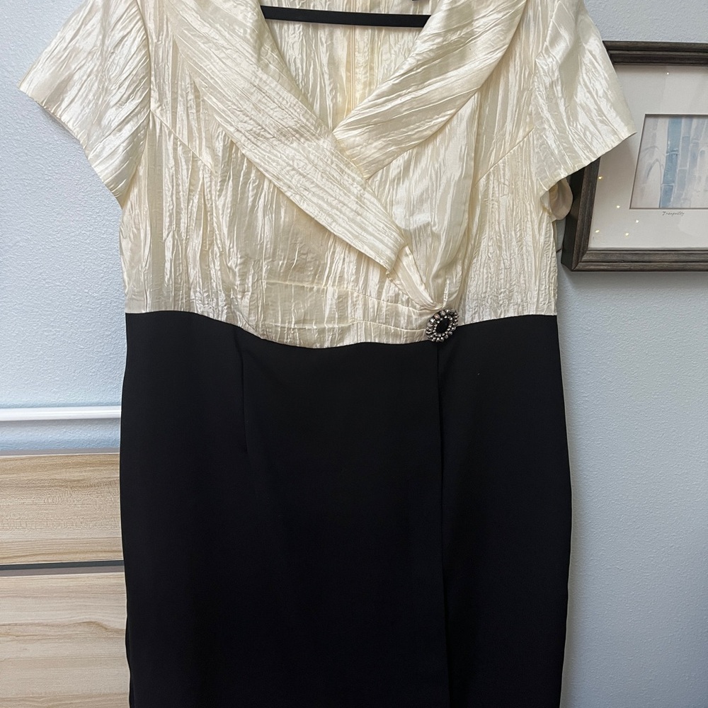 PARTY DRESS 👗 Dana Kay Cream and Gold Sheath Dress with Cowl Neck